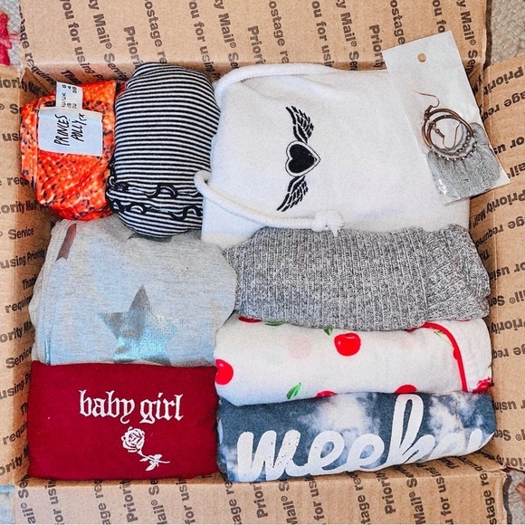 10 Piece Mystery Box - Picture 1 of 3